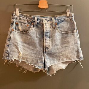Levi’s 501 High Rise Cutoff Short EUC